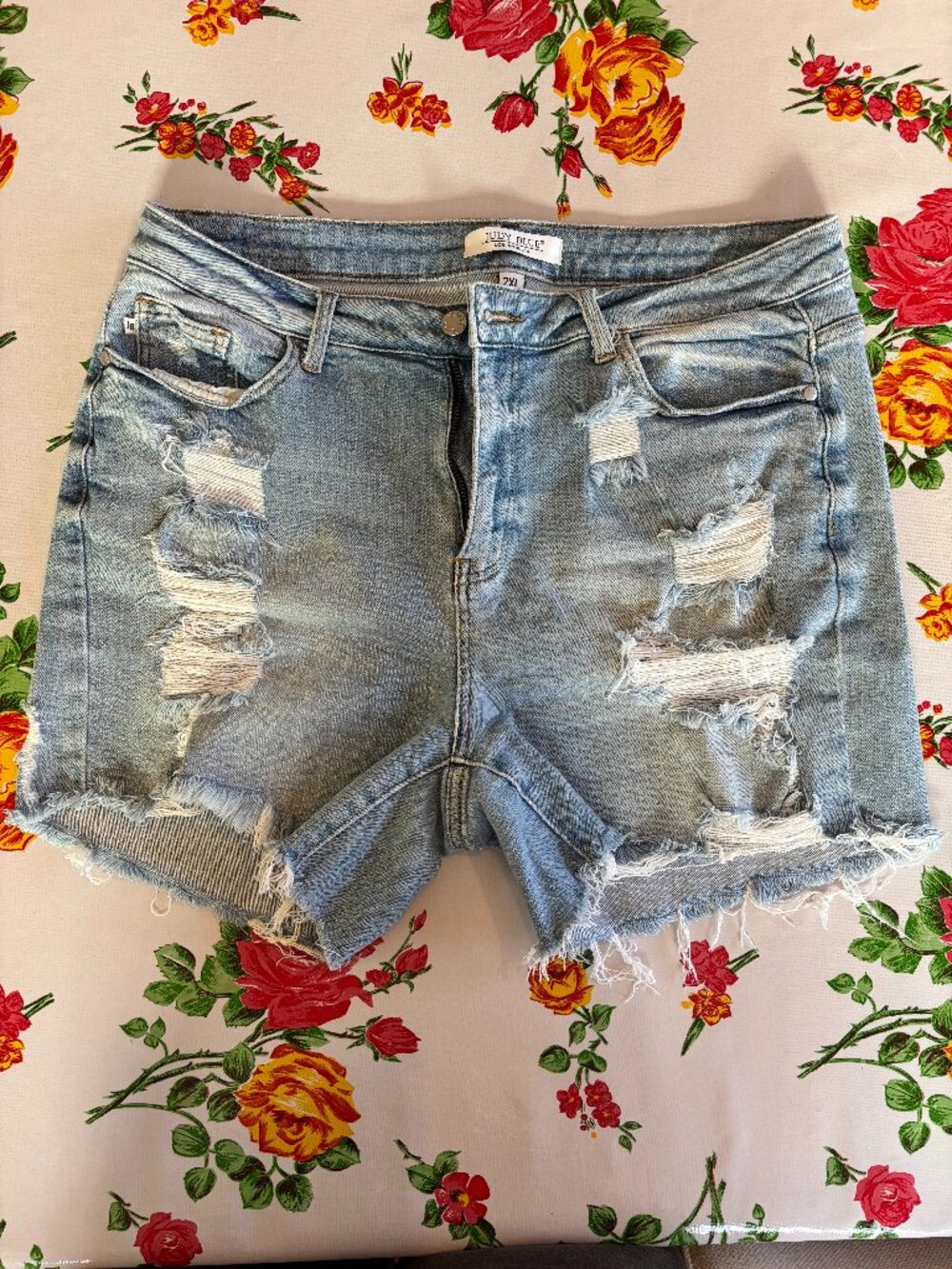 Judy Blue Distressed Light Denim Shorts Size 2X